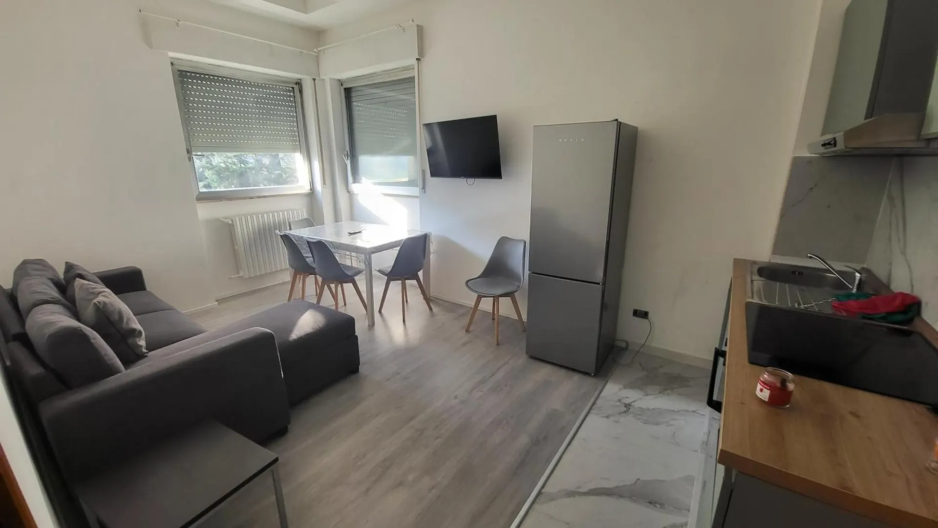 Toma Apartments Milan 0*,