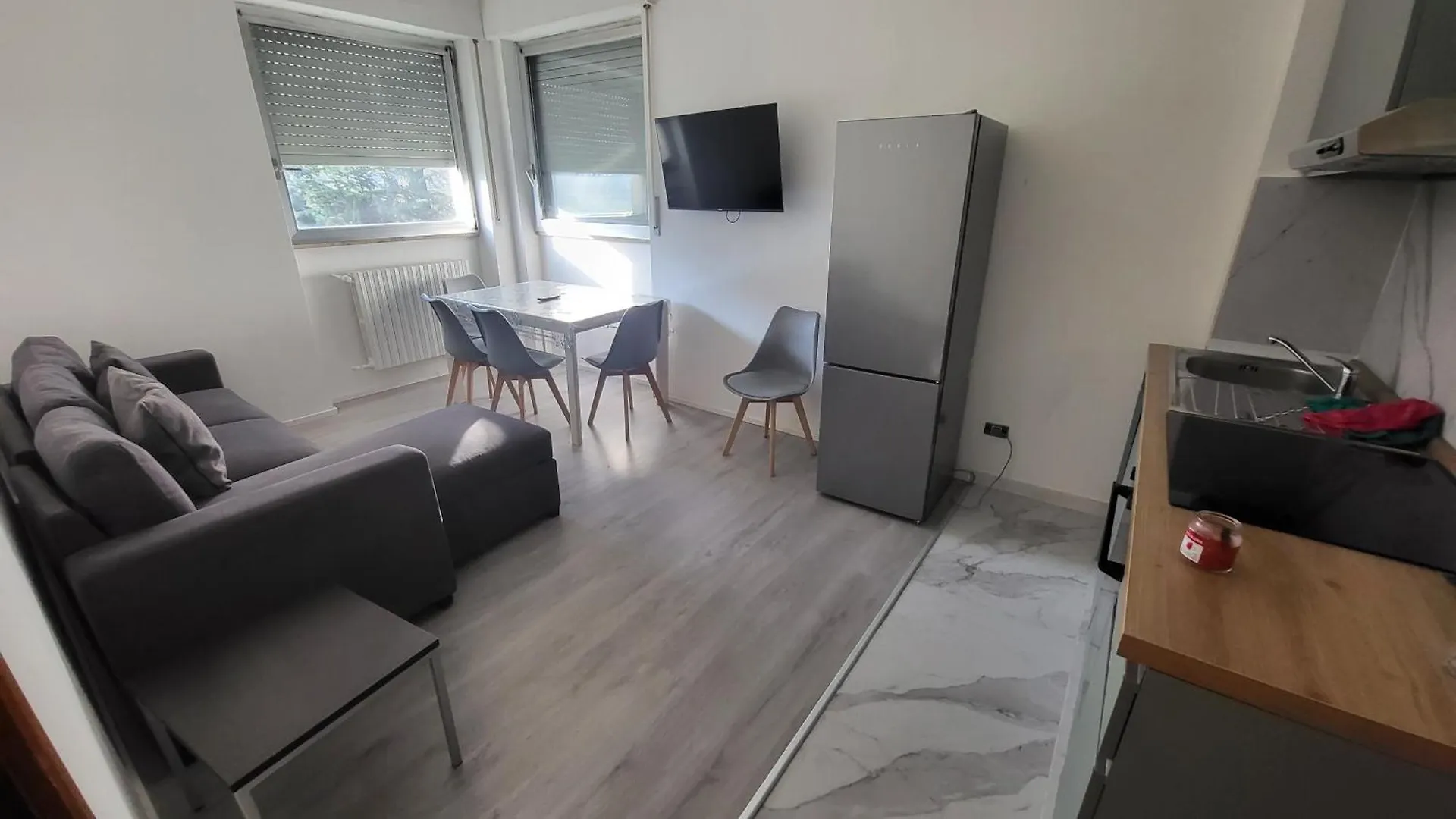 Toma Apartment Trilocale Moderno Per Max 6 Persone Milan 0*,