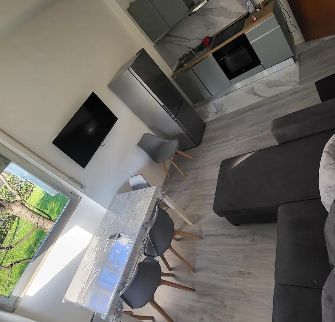 Toma Apartment Trilocale Moderno Per Max 6 Persone Milan 0*,