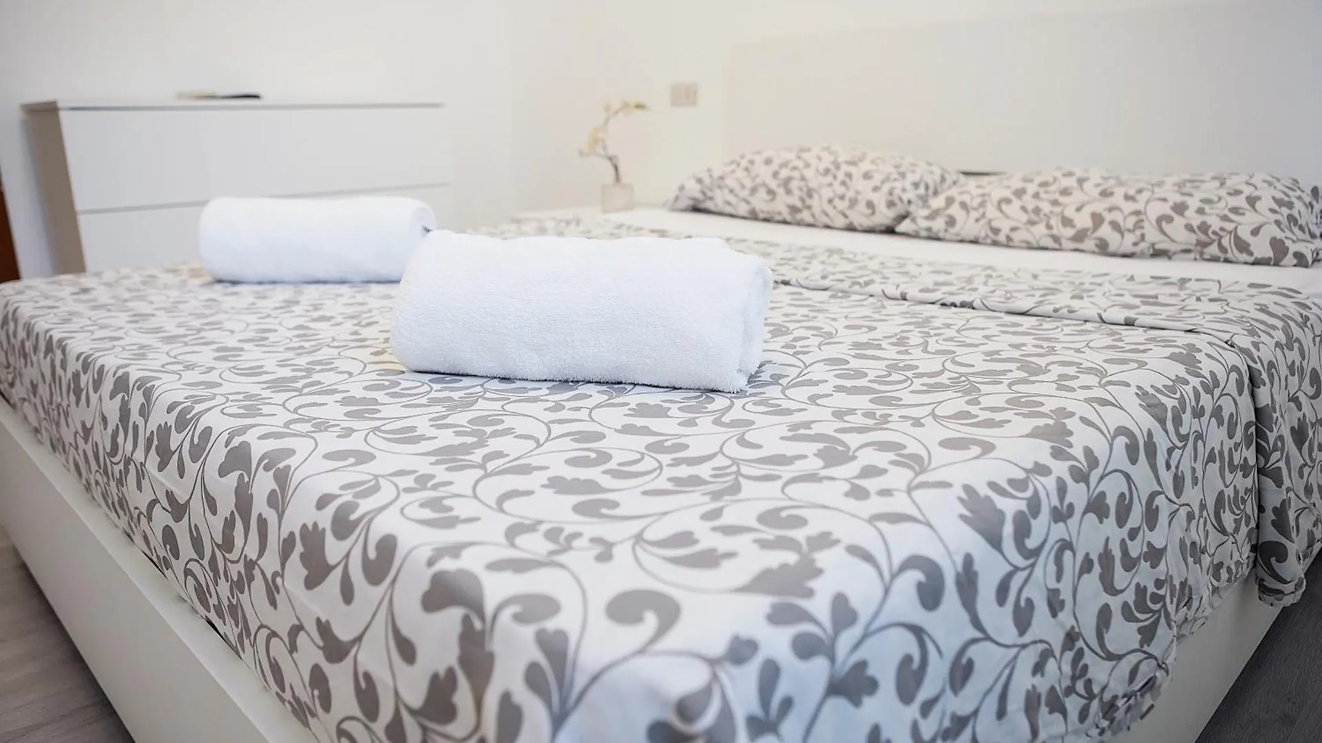 Toma Apartment Trilocale Moderno Per Max 6 Persone Milan