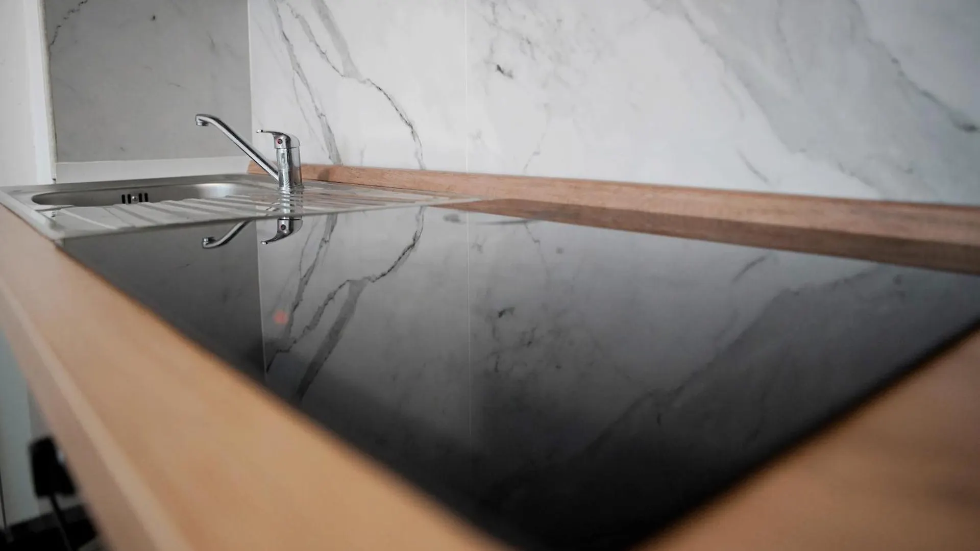 Toma Apartment Trilocale Moderno Per Max 6 Persone Milan