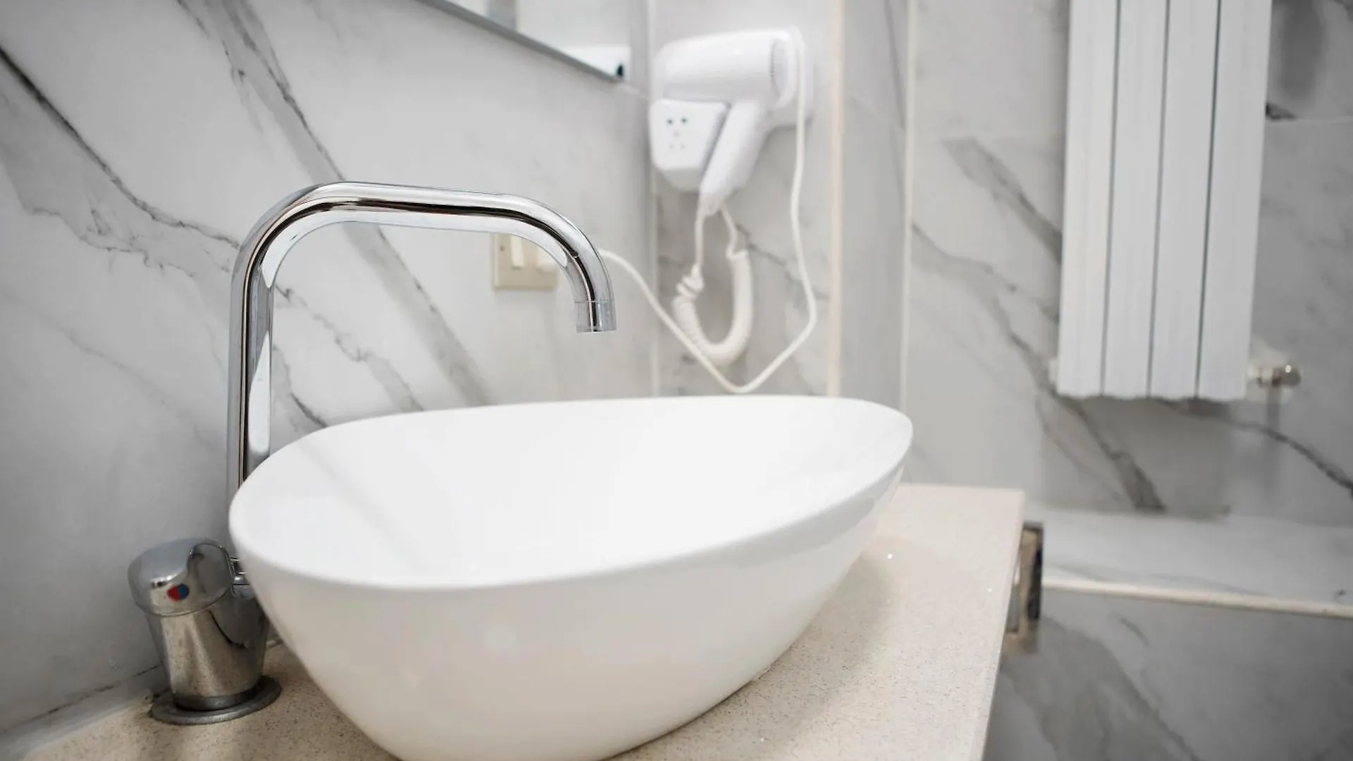 Toma Apartment Trilocale Moderno Per Max 6 Persone Milan